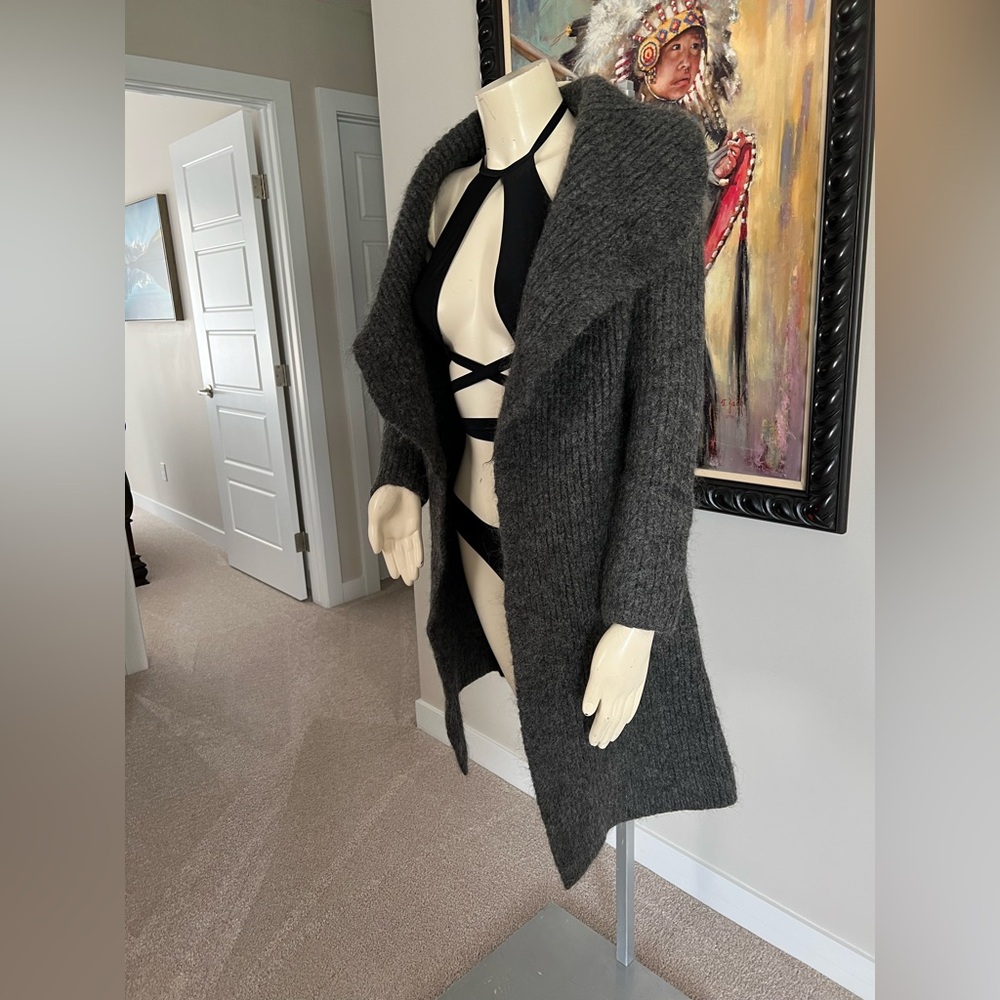 Aritzia Gray Wool Blend Cardigan – Size XXS – Mohair & Wool Mix (Preloved) - Picture 4 of 8